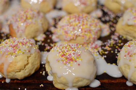 Italian christmas cookies by italian grandmas: Italian Vanilla Christmas Cookies #ExpediaWorldonaPlate ...