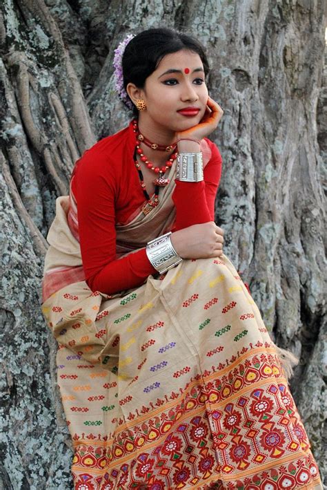 Traditional Dress Of Assam For Men Women Lifestyle Fun