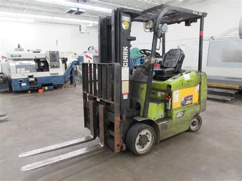 Machines Used Clark Exc30 5000lb Capacity Electric Fork Lift With