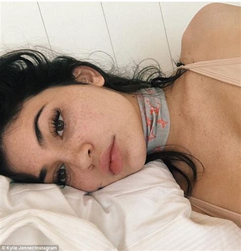 Kylie Jenner Takes A Vacation From Her Beauty Routine Posting Rare Makeup Free Selfie Daily