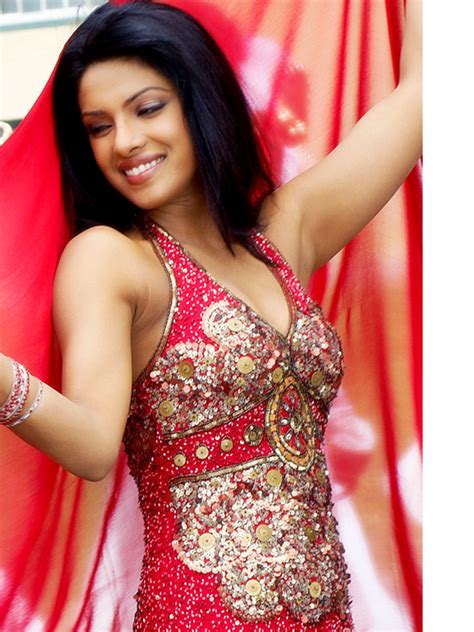 Priyanka Chopra Hot Saree