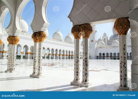 Sheikh Zayed Grand Mosque Abu Dhabi Stock Image Image Of Nahyan
