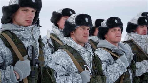 Russian Paratroopers Jump At 10k Meters Over Arctic Base The Moscow Times