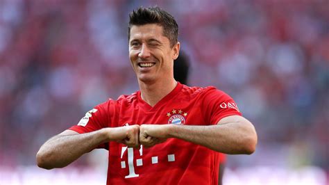 Fc Bayern München Robert Lewandowski Stichelt Erneut Gegen Den Bvb Eurosport