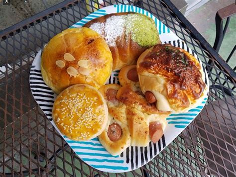 Five Pastries You Should Eat At Formosa Cake Orlando Orlando Weekly