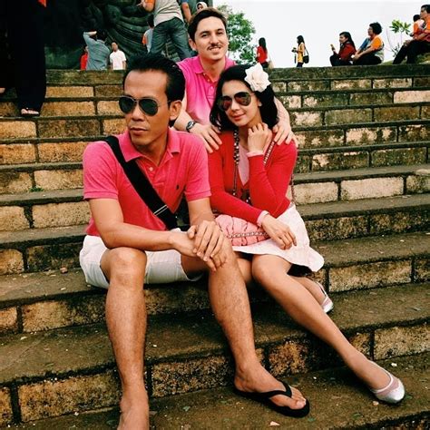 View latest posts and stories by @rozitachewan1 rozita che wan in instagram. 15 Gambar Che Ta & Zain Ke Bali Bulan Madu Kali Kedua ...
