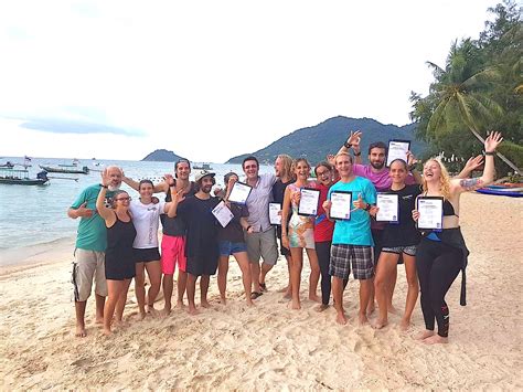 Why Choose Idc Koh Tao For A Padi Dive Instructor Course