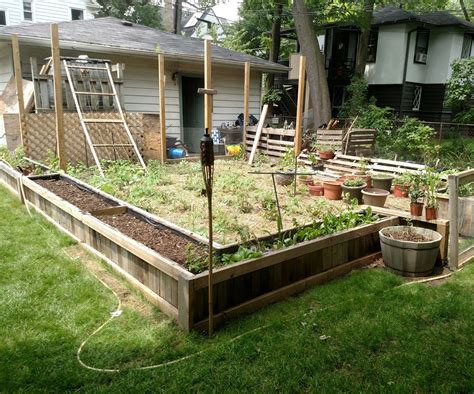 Outdoor Pallet Garden : 10 Steps (with Pictures) - Instructables