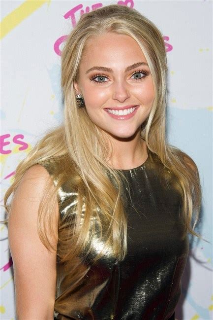 Annasophia Robb Shines As A New Teenage Carrie In The Cws Sex And