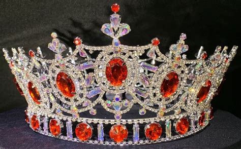 Pin By Lauren 👑💎🌹🌴🌺 ️ ♌️ On Pageant Crowns Trophies Crystal Crown Tiaras Pageant Crowns