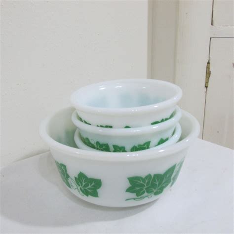 Bowls Hazel Atlas Green Ivy Vintage Set Of Milk Glass Etsy Shadow