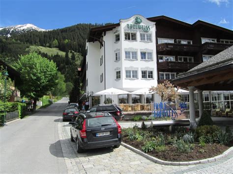 Hotel Eingang Hotel Edelweiss Lermoos Holidaycheck Tirol