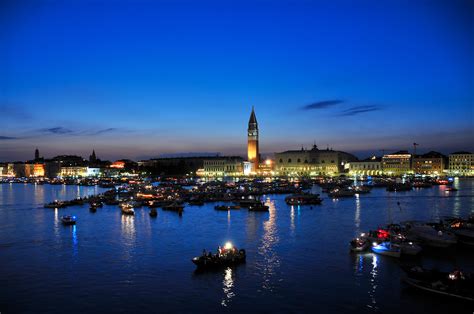 La notte del Redentore a Venezia... | Venice travel, Venice, Venezia