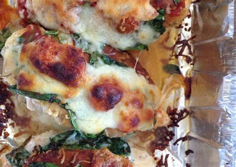 Using only dry ingredients, this moist and tender chicken will win top honors at your house! Steps to Prepare Award-winning Stuffed spinach and cheese ...