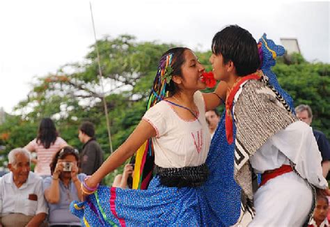 Tradiciones De Los Mixtecos Creencias Costumbres Fiestas Y Comidas