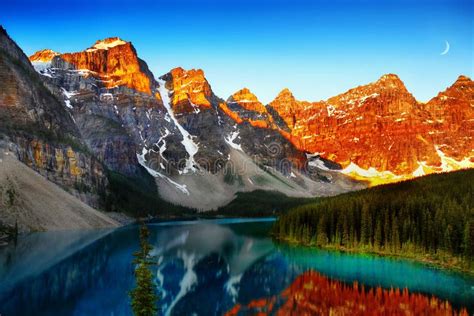 Moraine Lake Banff National Park Canadian Rockies Stock Photo Image