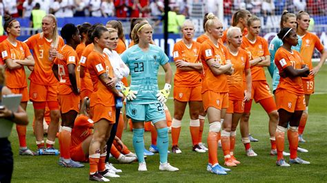 View latest posts and stories by @oranjeleeuwinnen oranjeleeuwinnen in instagram. Dit verandert er (niet) in het vrouwenvoetbal na WK-finale ...