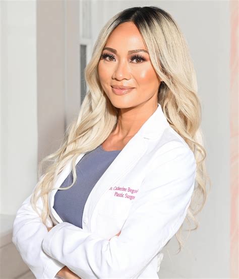Dr Cat A Professional And New Age Female Plastic Surgeon Hngn