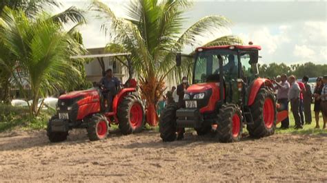 Sfwf Rs 4 M Pour Le Financement De Nouveaux Tracteurs Mauritius