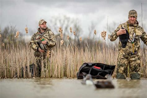 How To Become A Hunting Guide What It Takes And What To Know Outdoor Enthusiast Lifestyle
