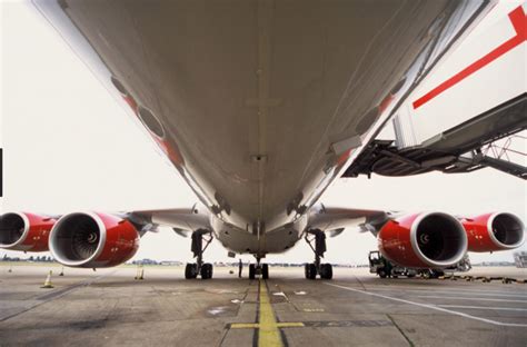 Virgin Australia Muestra Cómo Se Cambia Un Motor Del Airbus A340 Jet News