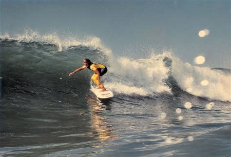 Trouble Die Story Von Surf Legende Lisa Anderson Golden Ride