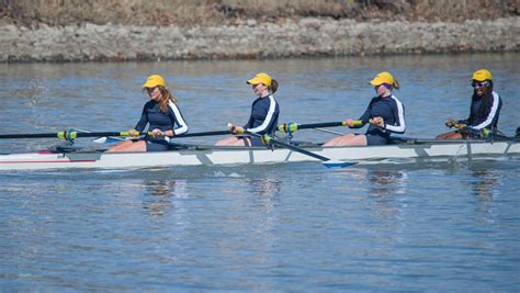 Women Splash Into New Sport As Part Of Novice Rowing Team The Ithacan