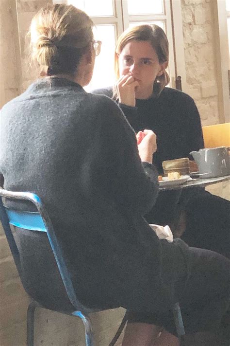 Emma Watson Having Coffee In Venice 18 Gotceleb