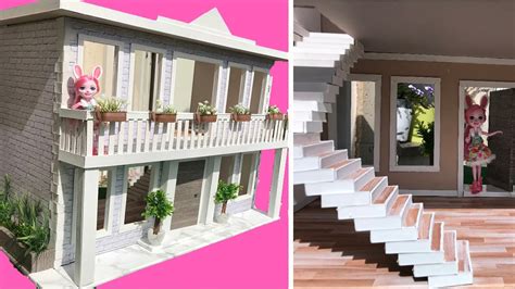 Diy dollhouse with free printable furniture ~ step by step instructions to build a dollhouse bookshelf for your little girl. DIY: cardboard dollhouse (how to make a 1:12 scale ...