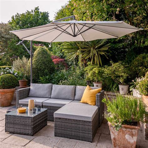 Weston 4 Seater Rattan Corner Sofa Set With Lean Over Parasol And Base