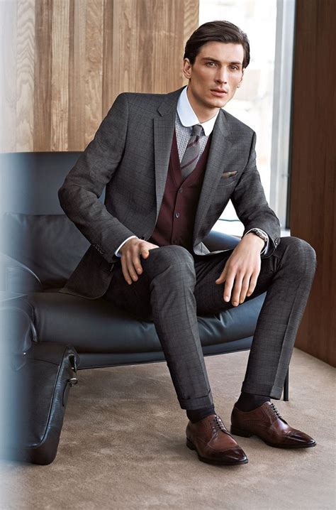 Maroon And Grey Suit Dress Yy In 2020 Mens Fashion Suits Mens