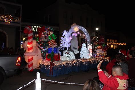 Lost Pines Christmas Features Parade Snow Day And More Elgin Courier