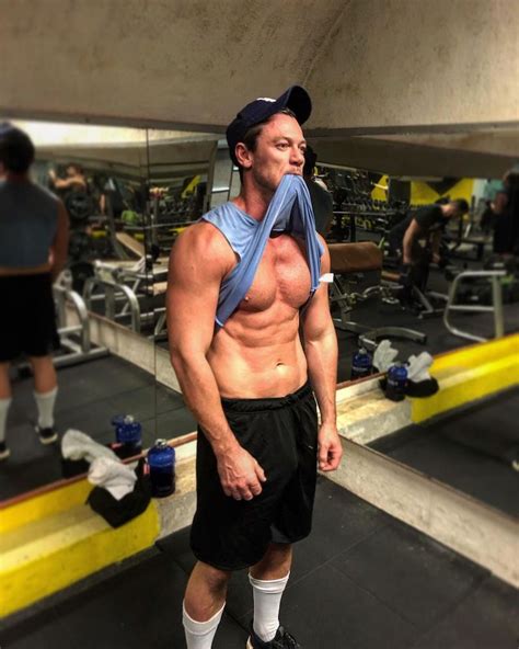 Beauty And The Beast Hunk Luke Evans Shows Off Bulge In New Speedo Pic Thesword