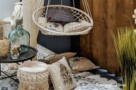 Bohemian decor is all about using natural elements to create an indoor oasis. Boho Chic Style at Home | Decorating Diva Magazine
