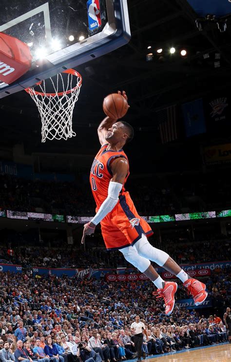 Russell westbrook throws down a monster reverse dunk on orlando (video). Animated Russell Westbrook Dunk Wallpaper - Wallpaper HD New