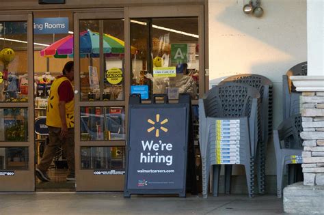 Walmart Targets College Grads For 210k Store Manager Gigs