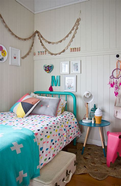 If you're a crafty girl, or if you want to be, here's three ideas for decorations you can make to decorate your dorm! 30 Trendy Ways to Add Color to the Contemporary Kids' Bedroom