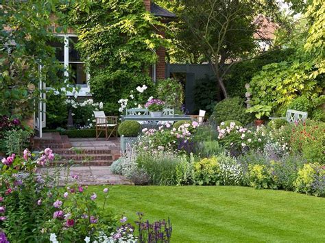 33 Stunning Small Cottage Garden Ideas For Backyard Landscaping