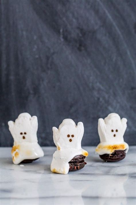 Melting Ghost Halloween Macarons 15 Scarily Delicious Halloween