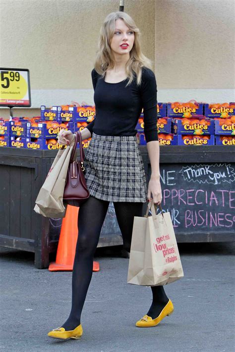 Taylor Shopping For Groceries 1314 Taylorswift