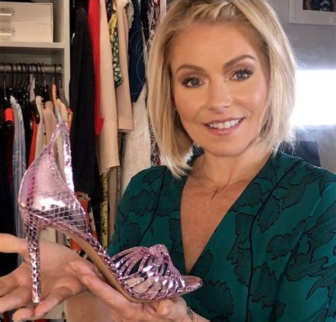 Kelly Ripa And Her New Pink Altuzarra Heels Heels Kelly Ripa Kelly