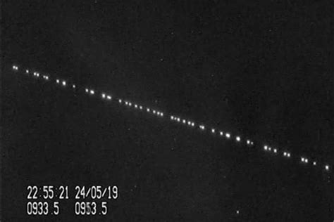 Sunlive Starlink String Of Pearls Crosses Sky Tonight The Bays