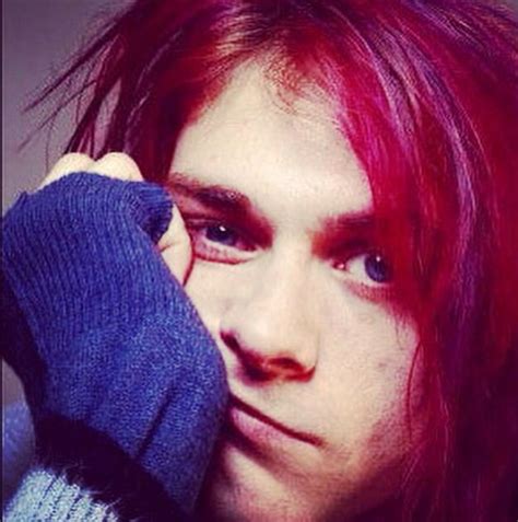 What would be the closest color to his hair you think? Look at those eyes | Hair poster, Red hair, Kurt cobain