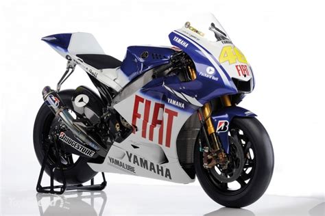Finally, we see some moto gp bikes but this big bike is priced exuberantly at rs 11.5 lakhs. new motorcycles: Yamaha R1 Price