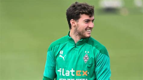 Check spelling or type a new query. Gladbach: Adi Hütter plant mit EM-Fahrern und Scally