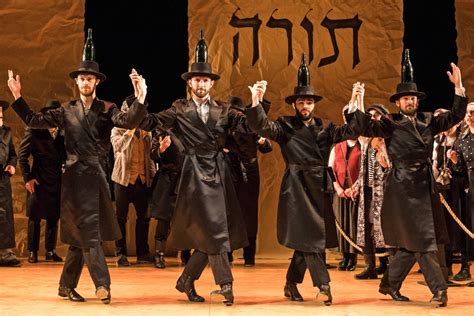 Yiddish Fiddler On The Roof Is A Sleeper Hit Off Broadway