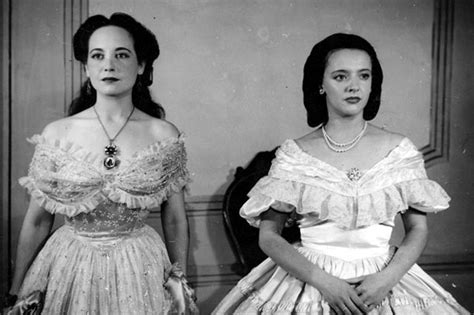 1947 Pin Crespo Y Josette Simó En La Representación De Corona De
