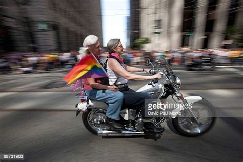 Dyke Lesbian Photos Et Images De Collection Getty Images