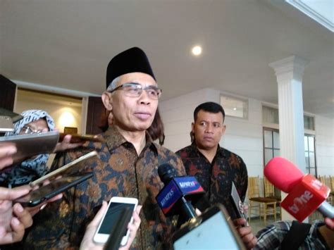Nah, agar bisa memperoleh uang tunai sesuai dengan kebutuhan di tempat yang terjamin dan berizin ojk, berikut akan kami bahas beberapa pinjaman online tanpa jaminan yang mengantongi izin. OJK Bakal Atur Peminjam Pinjaman Online - Medcom.id