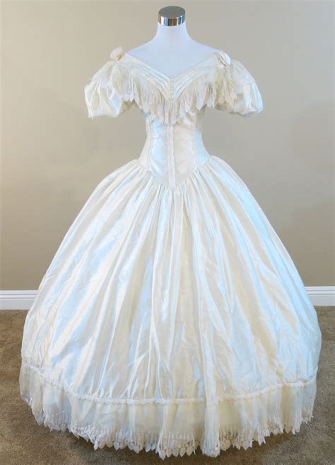 1800 Wedding Dress